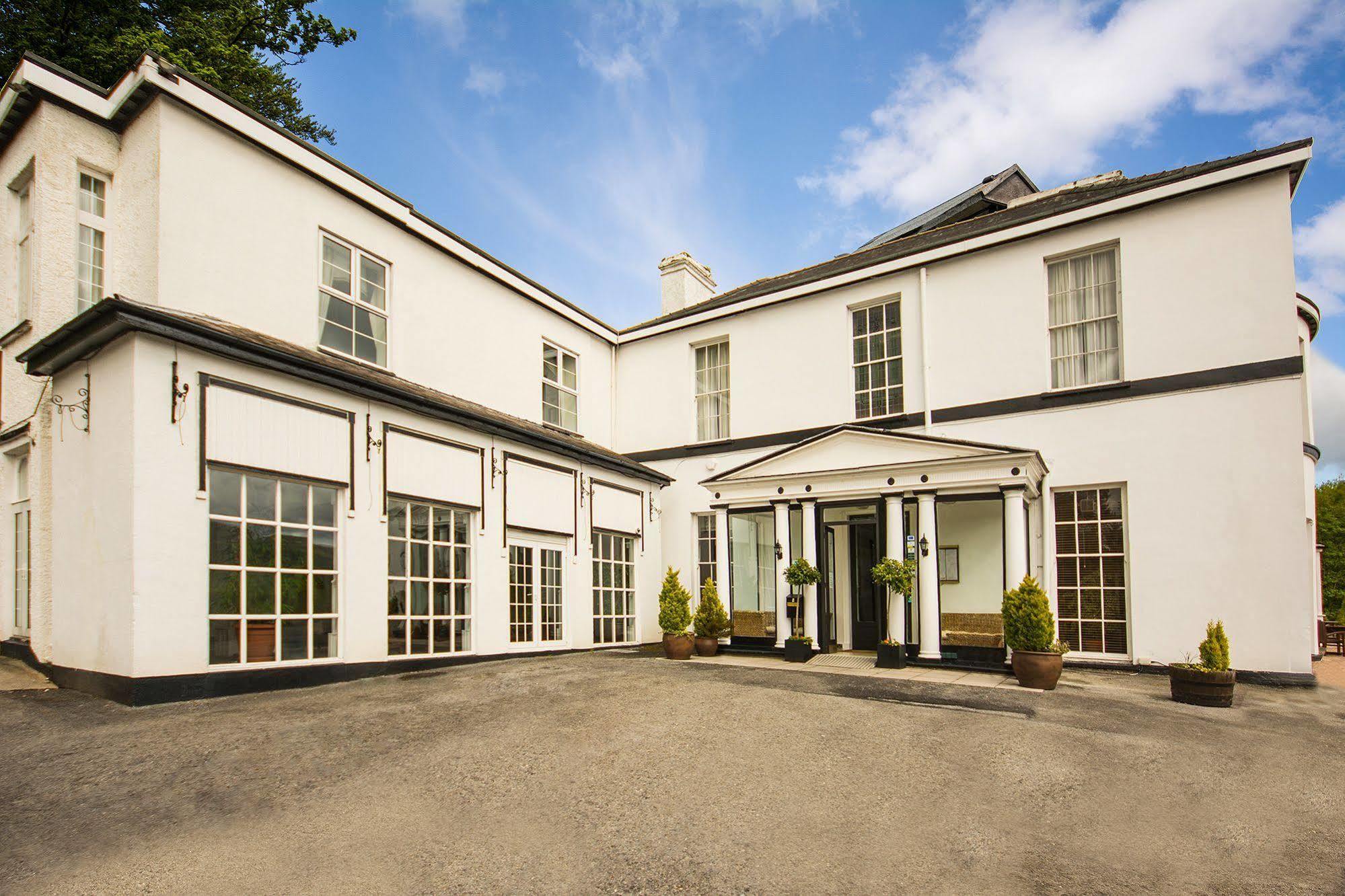 The Manor Hotel Crickhowell Exterior foto